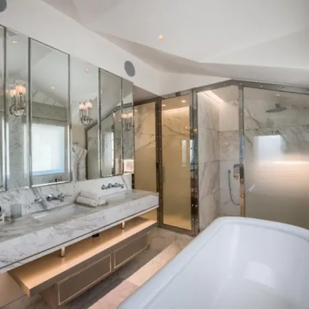 Chalet De Luxe Avec Spa Et Salle De Cinema A Courchevel 1850 - Fr-1-564-154 Chalet *
